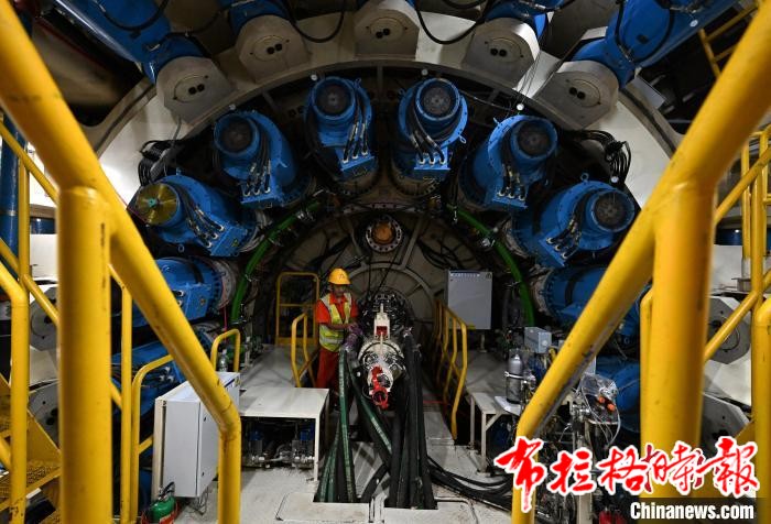 image028 - 【布拉格时报】深江高铁“鲲鹏号”大直径盾构机顺利始发
