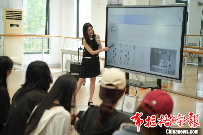 image010 - 【布拉格时报】澳门设计师湾区逐梦：把生活变成时尚