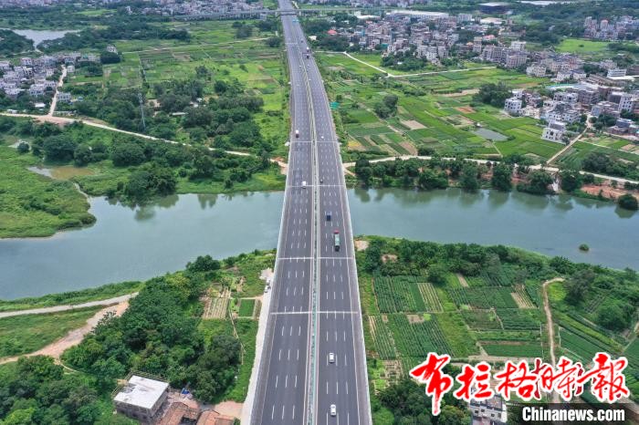 20241001 103200 - 【布拉格时报】粤西融湾“快车道”全线开放双向八车道通行