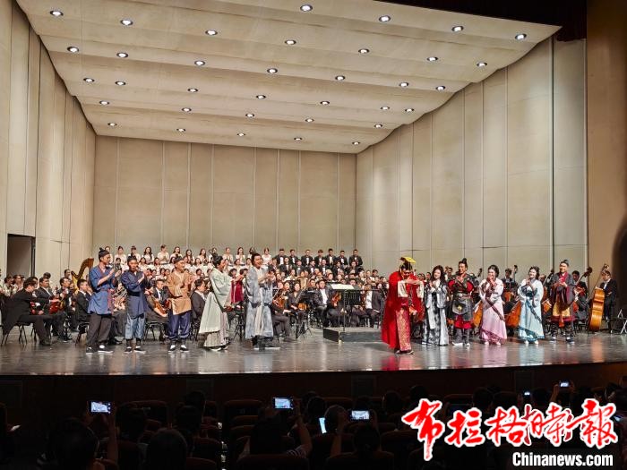 image007 - 【布拉格时报】中美合唱团联袂献艺羊城 交响清唱剧《大风歌》广受好评