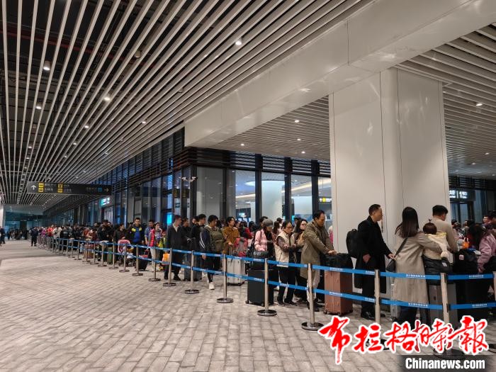 image026 - 【布拉格时报】广州春节假期珠江游与邮轮游成市民游客“新风尚”