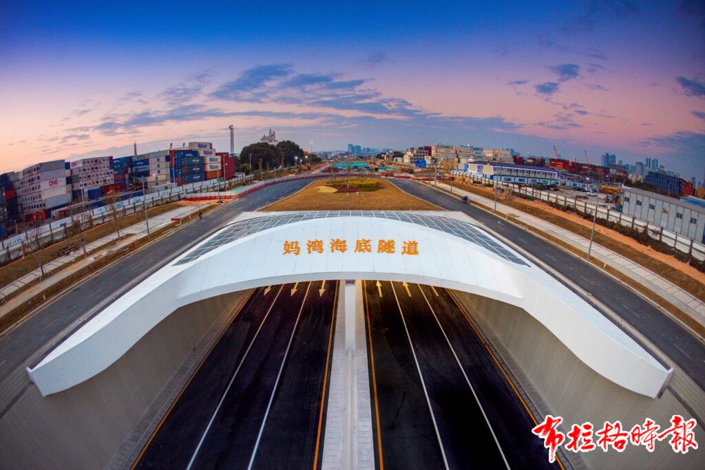 image028 1024x683 - 【布拉格时报】妈湾海底隧道通车