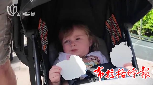 11 - 【布拉格时报】“被一亿人看过的美国家庭”来上海了！和中国网友一起去迪士尼，还要买买买……