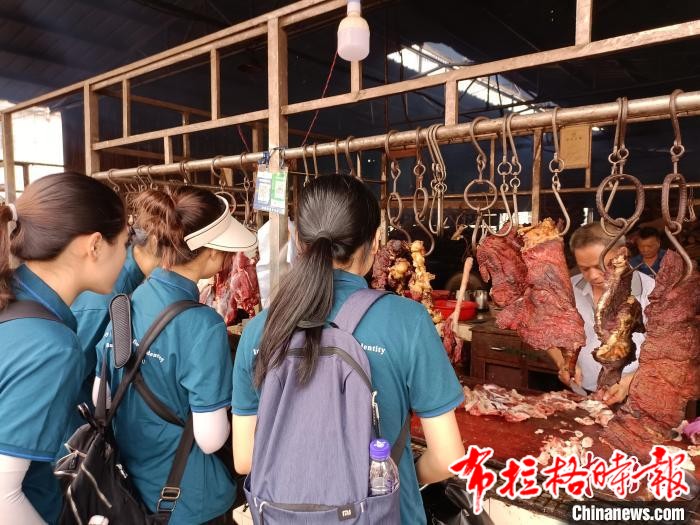 image011 - 【布拉格时报】广东丰阳牛肉干：古法熏烤传千年 香飘海内外