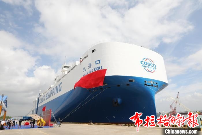 image040 - 【布拉格时报】中国最大光伏能源汽车运输船首航