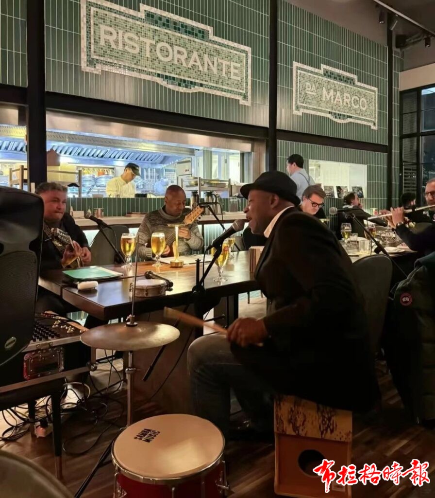 06 896x1024 - 【布拉格时报】三代人寻味的“大马可”餐厅，藏着这位意大利大厨的半生乡愁