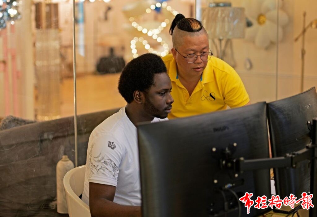 image008 1024x702 - 【布拉格时报】一群“洋学生”向海外市场推广“中山制造”