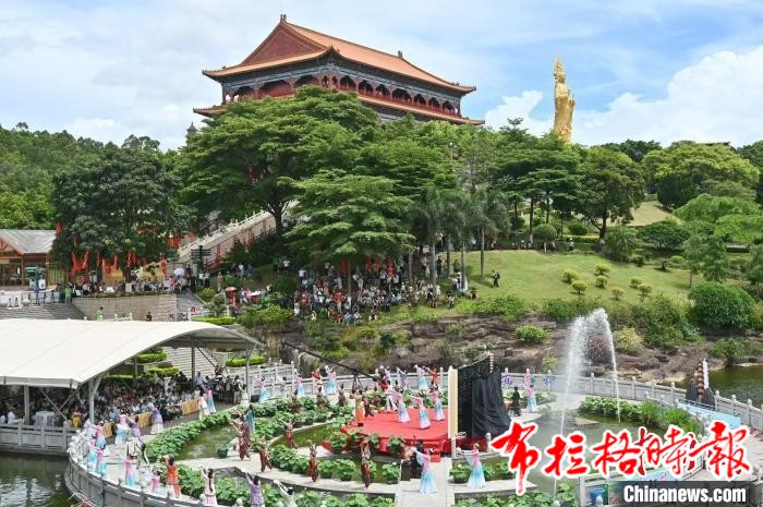 image045 - 【布拉格时报】广州莲花山超1200种莲花、近600种睡莲珍品同台竞秀