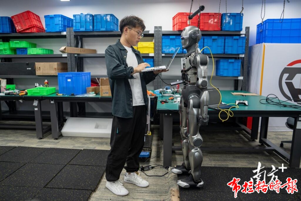 image020 1024x682 - 【布拉格时报】人形机器人“爆单”！广东科创企业“痛并快乐着”