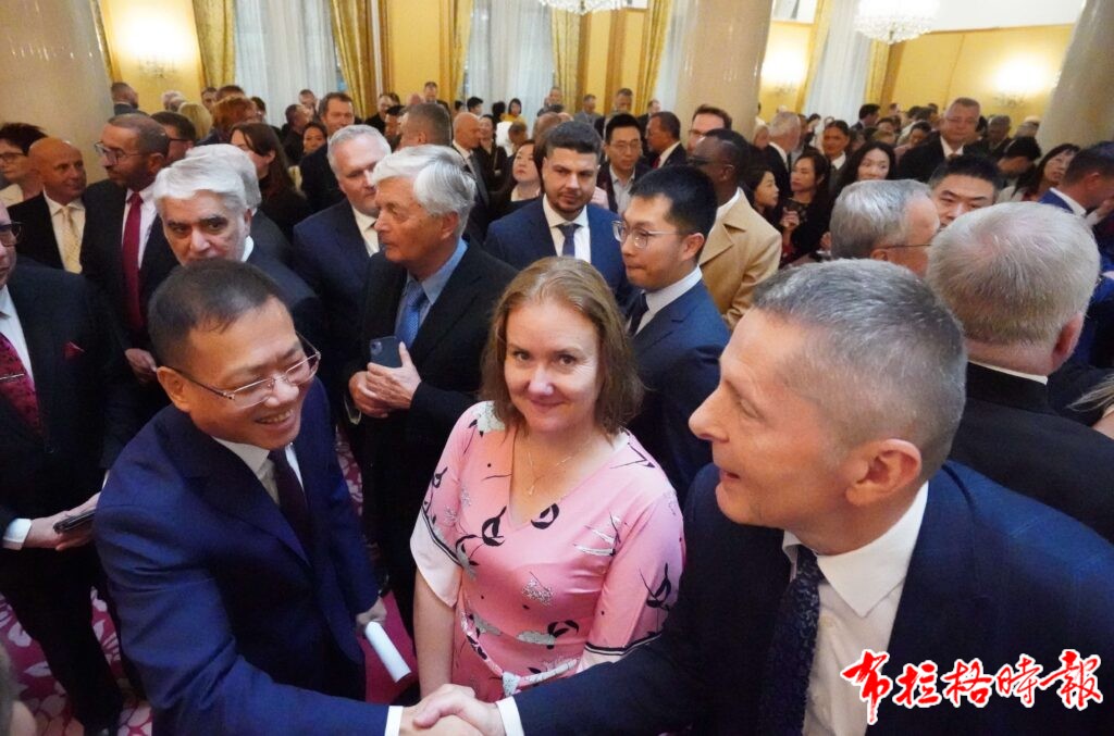 DSC06166 副本 1024x677 - 【布拉格时报】中国驻捷克使馆隆重举行国庆76周年招待会