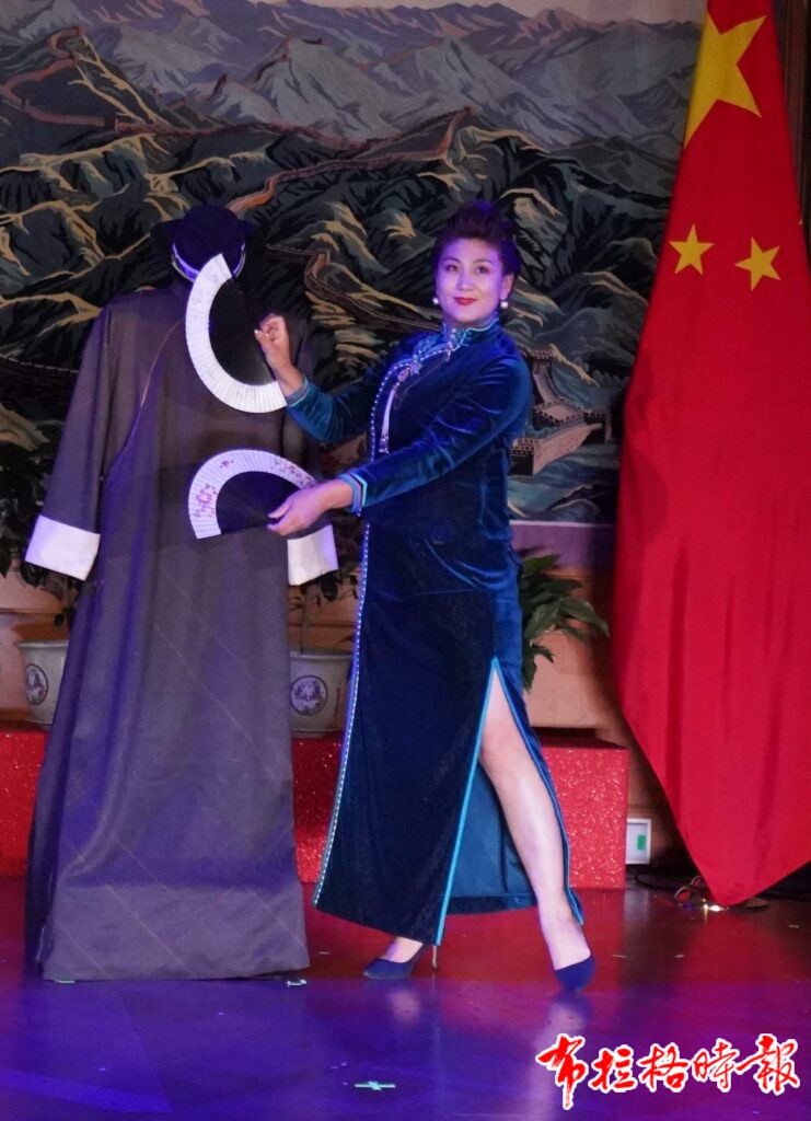 DSC06753 副本 741x1024 - 【布拉格时报】“金菊飘香”中国魔术专场演出在捷克隆重举行，文化交流再谱华章