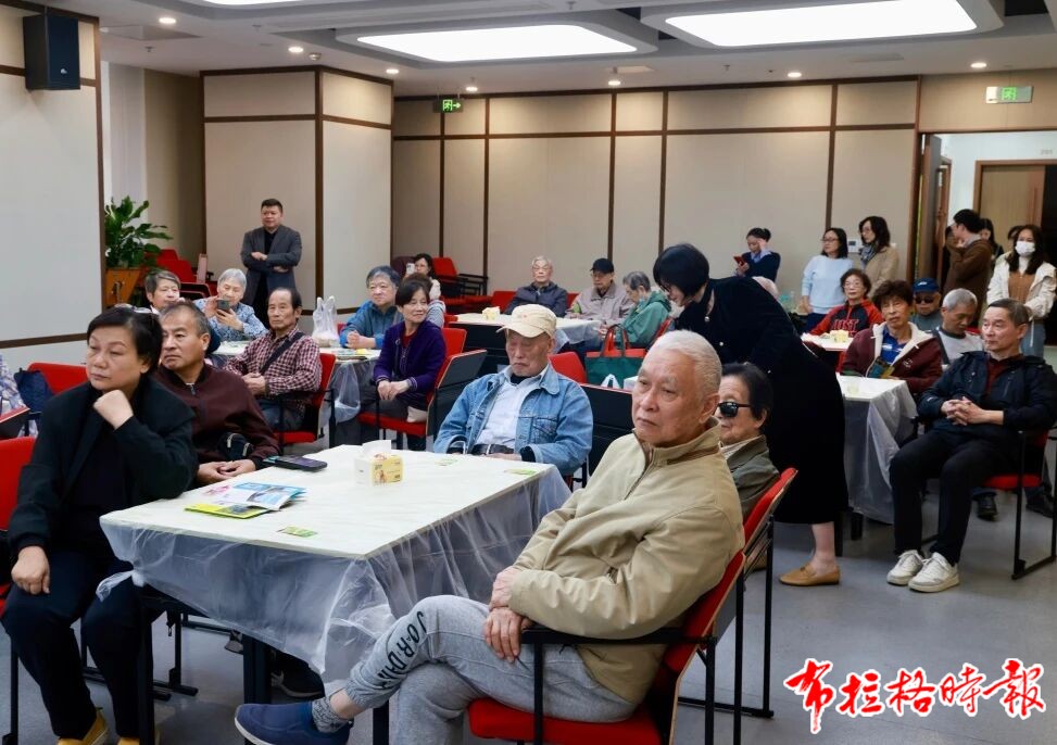 09 - 【布拉格时报】洋掌柜社区国际美食市集首开张，居民感受舌尖环球之旅
