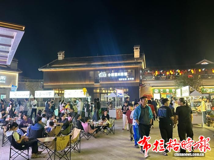 【布拉格时报】广东侨乡信宜窦州墟“文旅体+消费”赋能夜经济 image027 - 【布拉格时报】广东侨乡信宜窦州墟“文旅体+消费”赋能夜经济