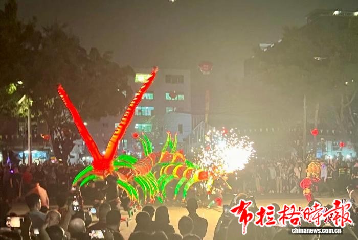 【布拉格时报】百足蜿蜒舞侨乡 潮汕非遗蜈蚣舞传百年 image037 - 【布拉格时报】百足蜿蜒舞侨乡 潮汕非遗蜈蚣舞传百年