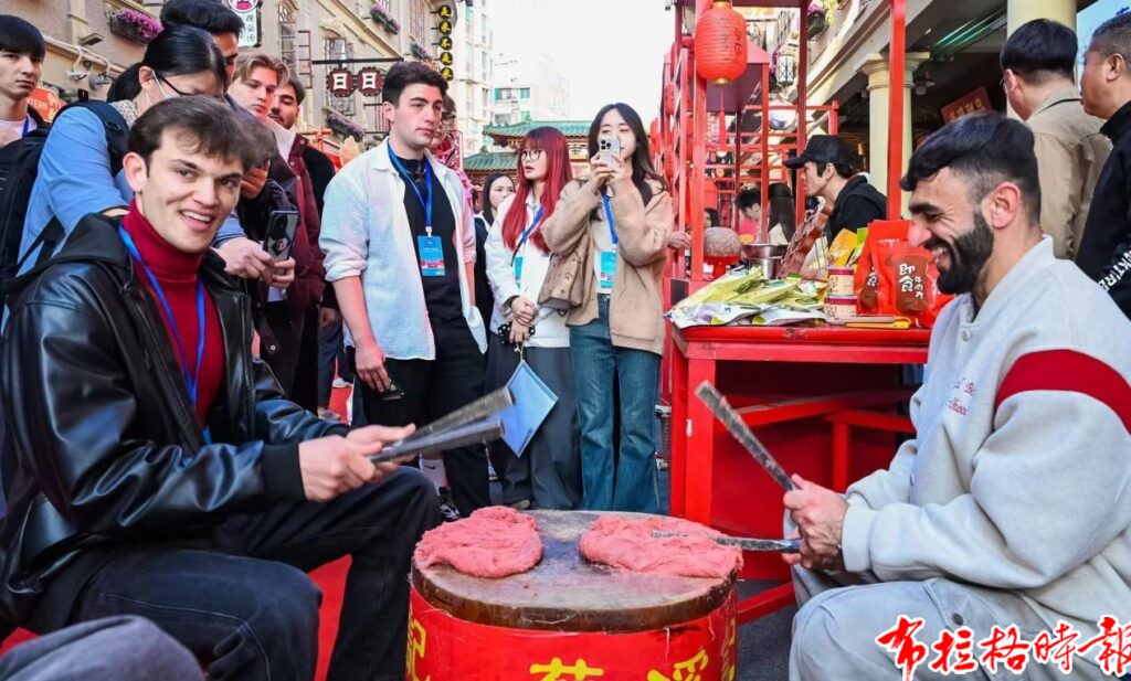 image077 1024x617 - 【布拉格时报】&ldquo;成为中国人&rdquo;，他们首站为何选广东？