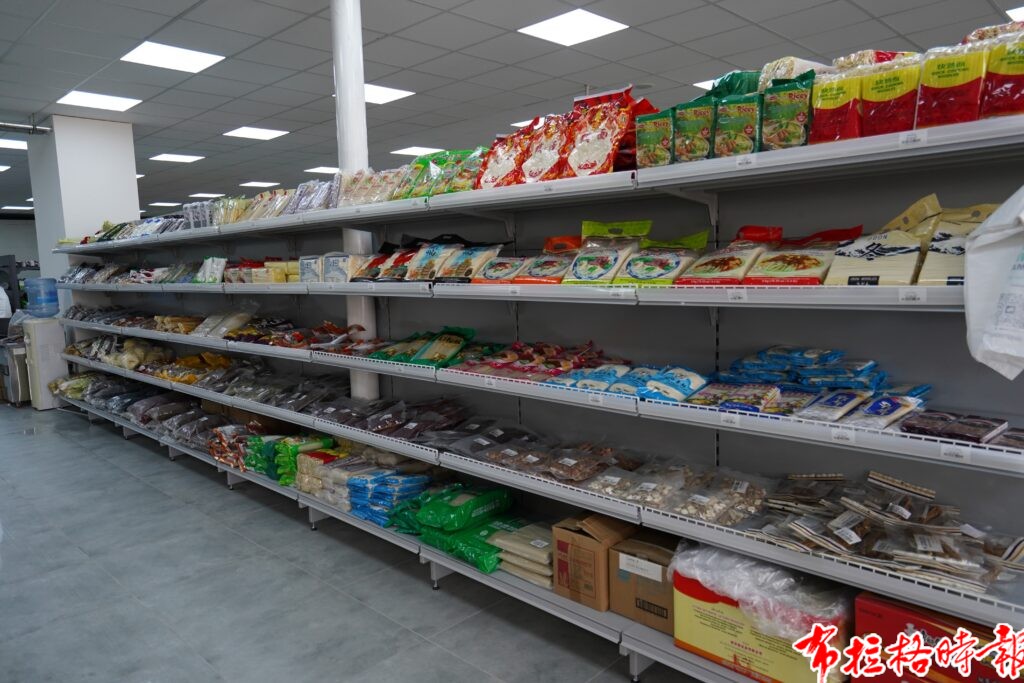 旅捷华人“熊猫超市”在布拉格SAPA隆重开业,打造亚洲食品一站式采购新地标 DSC00636 副本 1024x683 - 旅捷华人“熊猫超市”在布拉格SAPA隆重开业,打造亚洲食品一站式采购新地标