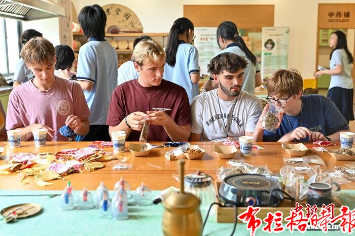 【布拉格时报】美国飞虎队友谊传承代表团访问广东 image023 - 【布拉格时报】美国飞虎队友谊传承代表团访问广东