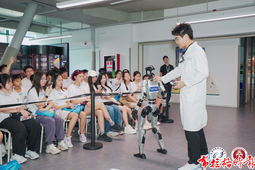 【布拉格时报】近40名华裔青少年相聚深圳,开启APEC之约夏令营 image039 1 1024x683 - 【布拉格时报】近40名华裔青少年相聚深圳,开启APEC之约夏令营