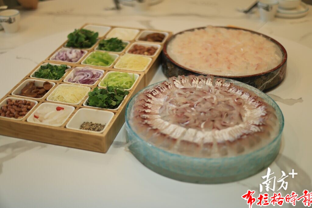 【布拉格时报】唔食鱼生就冇人生!五华这口鲜很难不爱 | 烟火广东 image049 1024x683 - 【布拉格时报】唔食鱼生就冇人生!五华这口鲜很难不爱 | 烟火广东