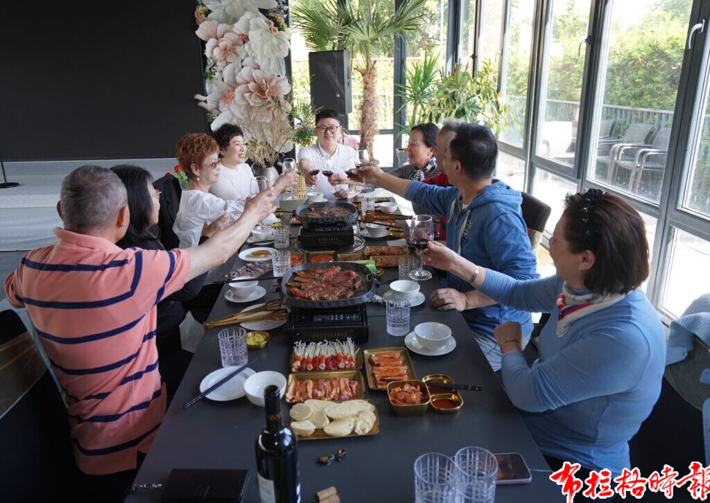 DSC01635 副本 1024x726 - 【布拉格时报】双节同庆暖侨心，捷克华商联合会派发月饼共叙家国情怀